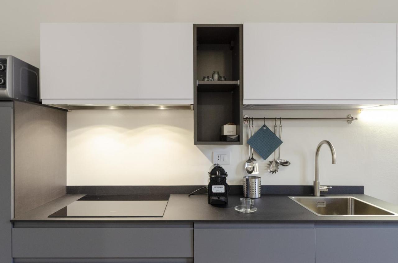 Joivy Elegant 1-Bedroom Flat Near Spianata Castelletto Genoa Exterior photo